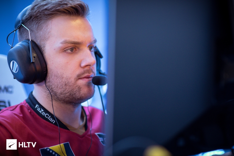 LPL 明天的首发阵容已公布： SeTab 对阵 knight 在中路， HOYA 对阵 bin 在SOLO选边赛中