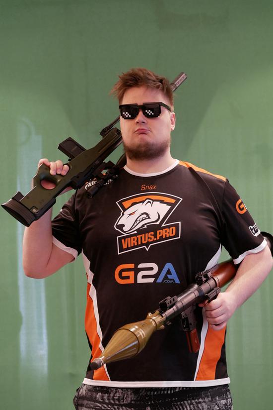 兄弟们来了！ T1 正式宣布 Xccurate 成为其内容创作者：明天晚上 8 点，虎牙将首播